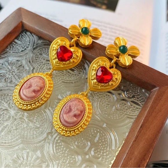 Ego UK Cameo Gold Dangle Earrings And Necklace - Picture 8 of 16